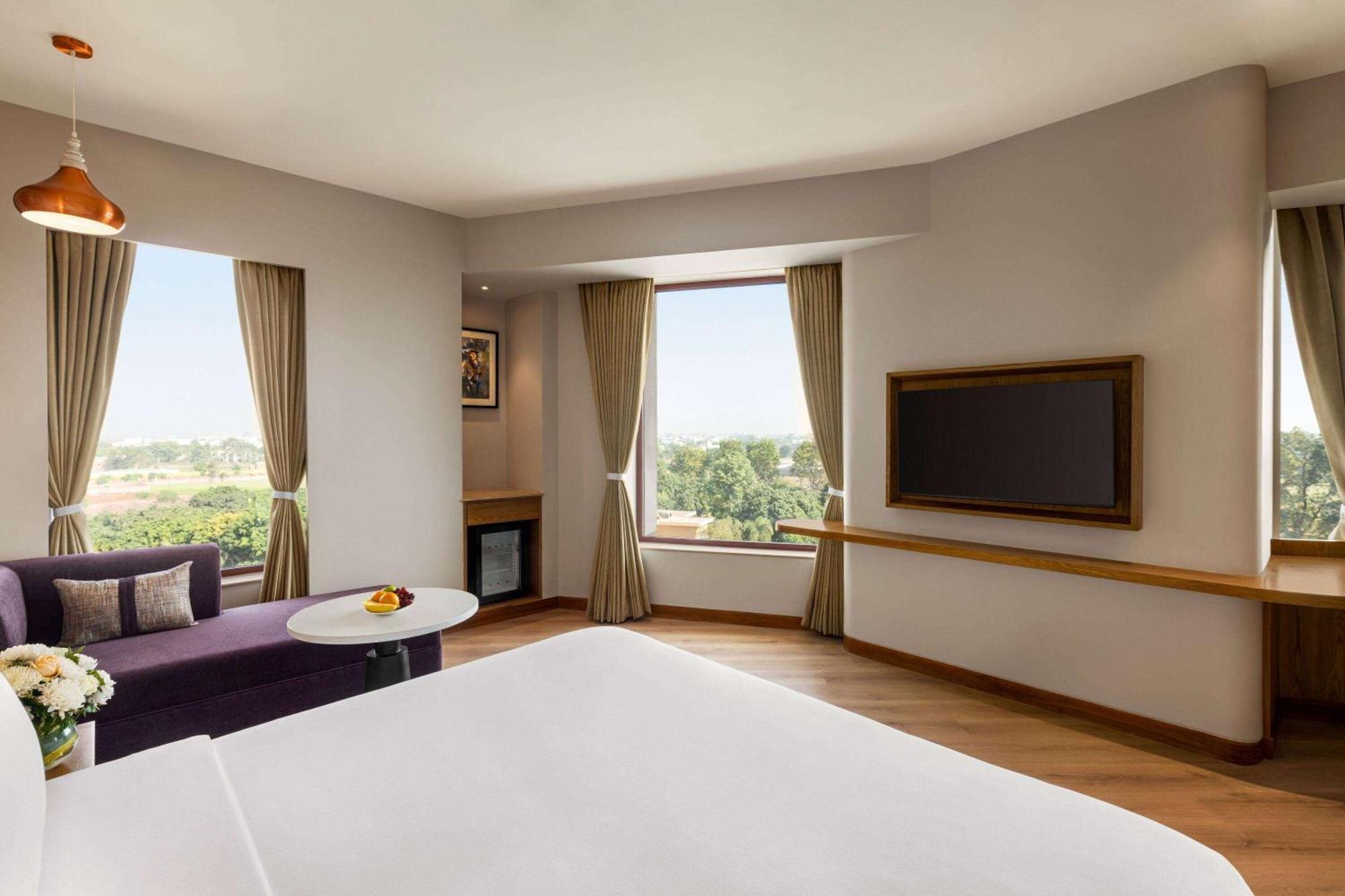 Ramada Encore By Wyndham Amritsar Airport Ngoại thất bức ảnh