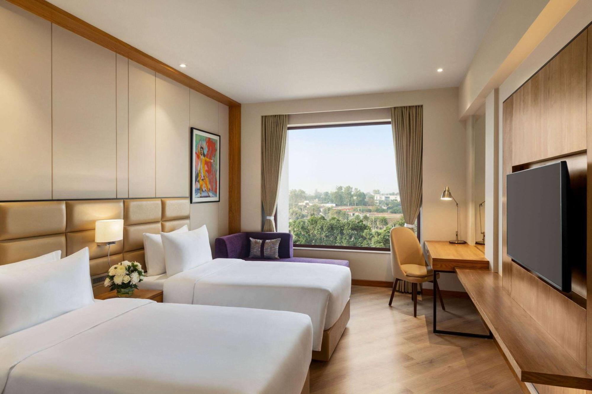 Ramada Encore By Wyndham Amritsar Airport Ngoại thất bức ảnh