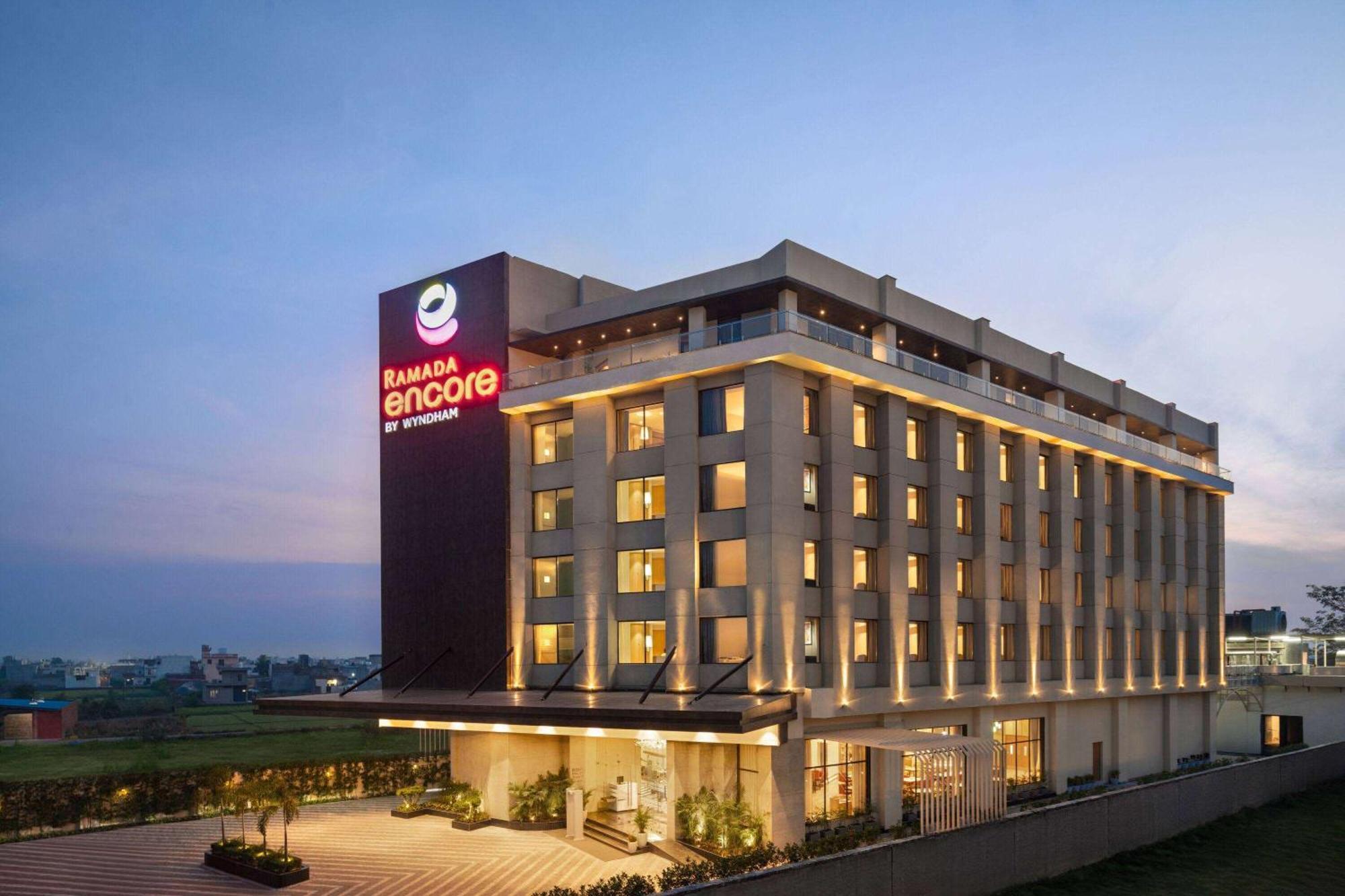 Ramada Encore By Wyndham Amritsar Airport Ngoại thất bức ảnh
